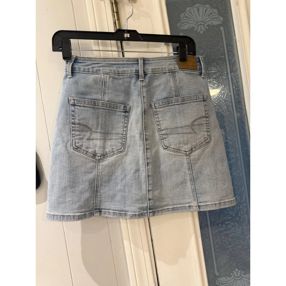 American Eagle Hi-Rise A-Line Denim Mini Skirt Light Wash Size 4 Button Front